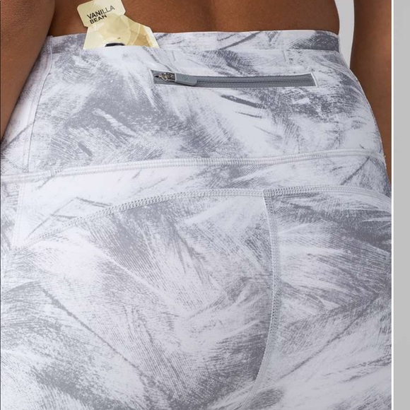 Lululemon Pace Perfect  17”  size 6 Luxtreme brushed grey & excellent condition - Picture 3 of 16